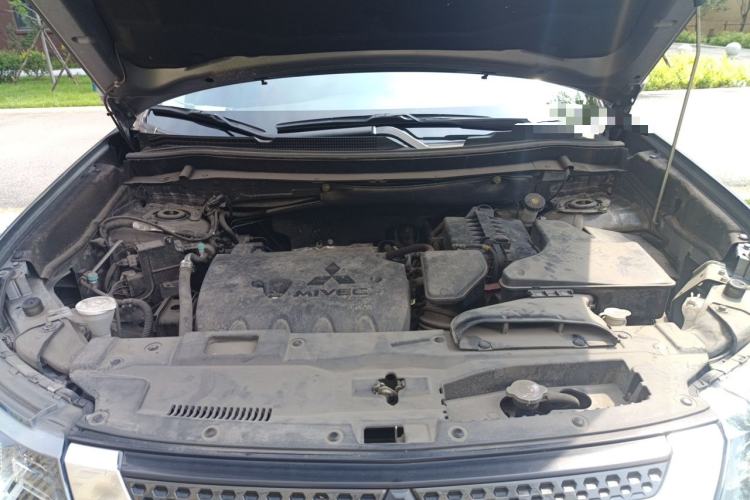Used Mitsubishi Outlander 2020 2.0L Two-Wheel Drive Enjoyment Version 5 Seats Engine Bay