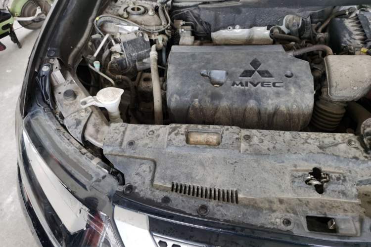 Used Mitsubishi Outlander 2020 2.0L Two-Wheel Drive Enjoyment Version 5 Seats Engine Bay Right