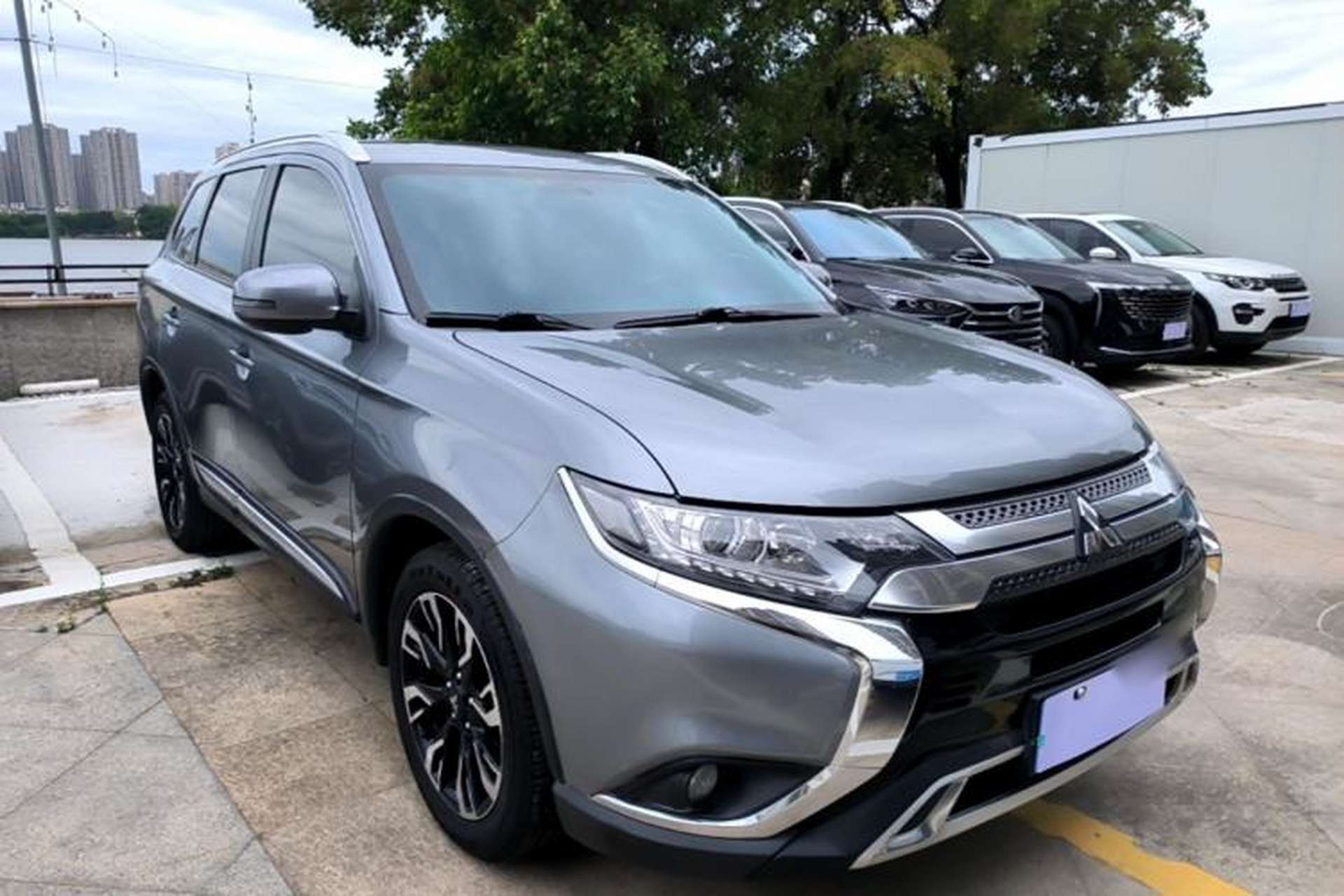 Used Mitsubishi Outlander 2020 2.0L Two-Wheel Drive Enjoyment Version 5 Seats Exterior 1