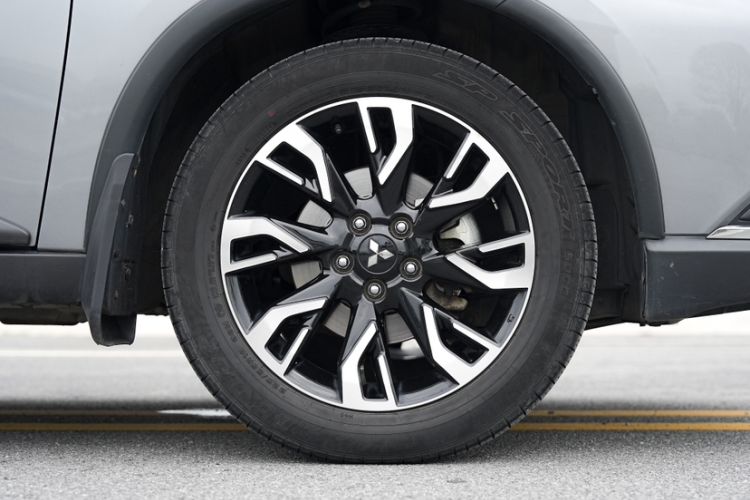 Used Mitsubishi Outlander 2020 2.0L Two-Wheel Drive Enjoyment Version 5 Seats Exterior 13
