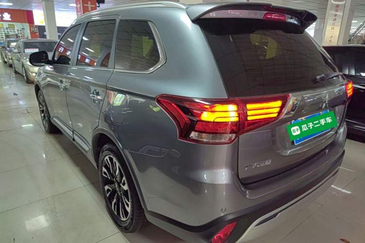 Used Mitsubishi Outlander 2020 2.4L 4x4 Zhi Xiang Edition 5 Seats Exterior 2