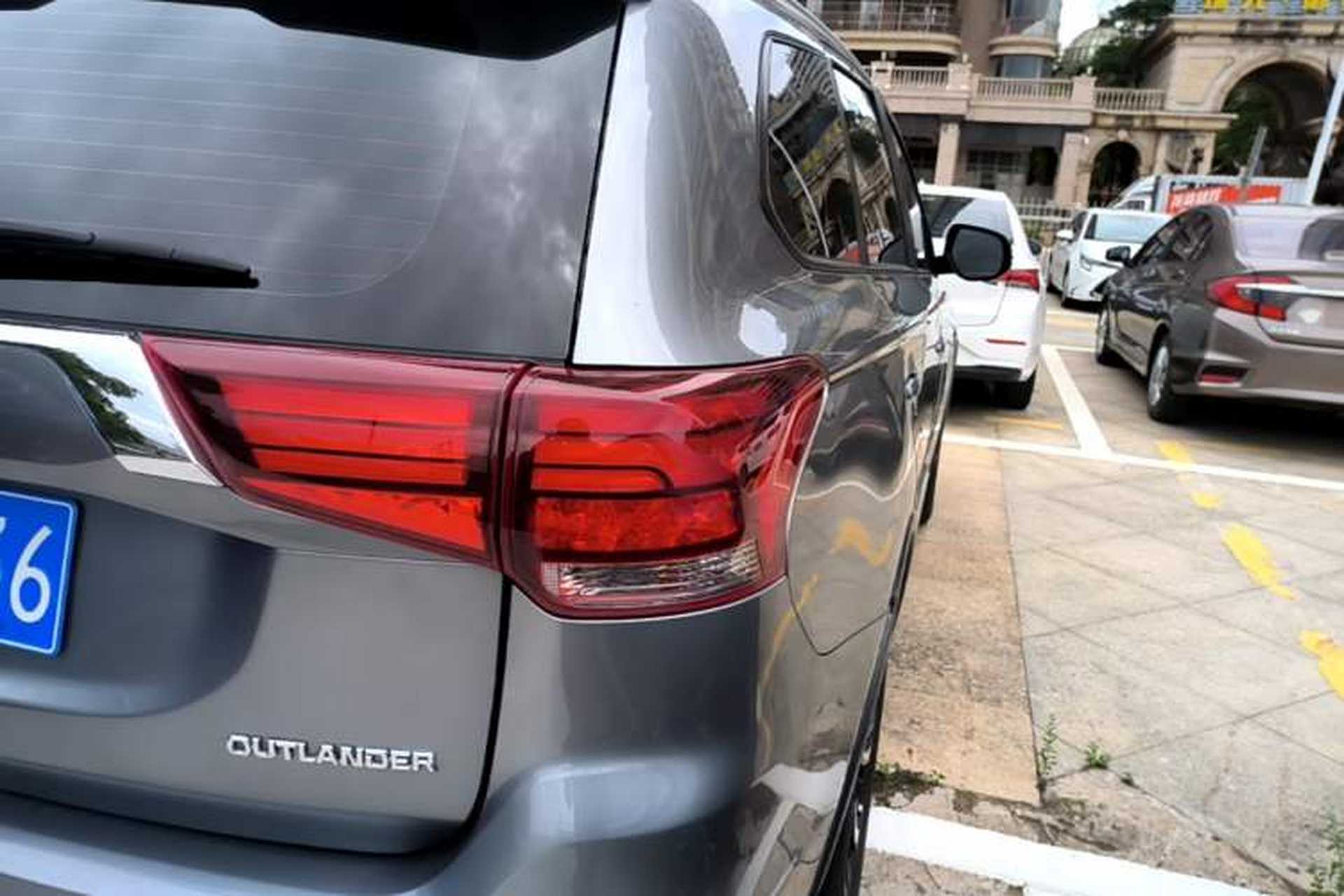 Used Mitsubishi Outlander 2020 2.0L Two-Wheel Drive Enjoyment Version 5 Seats Exterior 3