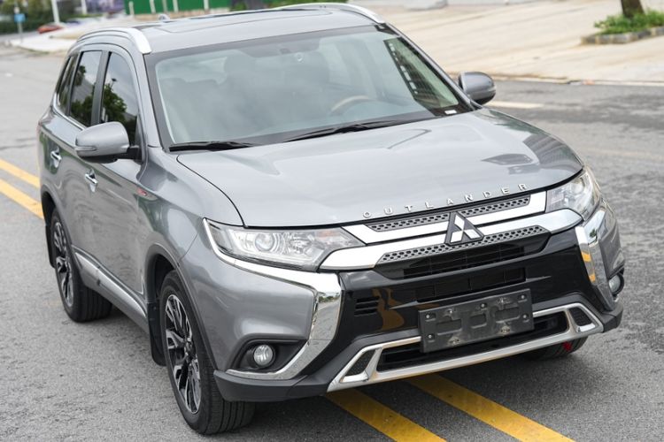 Used Mitsubishi Outlander 2020 2.0L Two-Wheel Drive Enjoyment Version 5 Seats Exterior 3