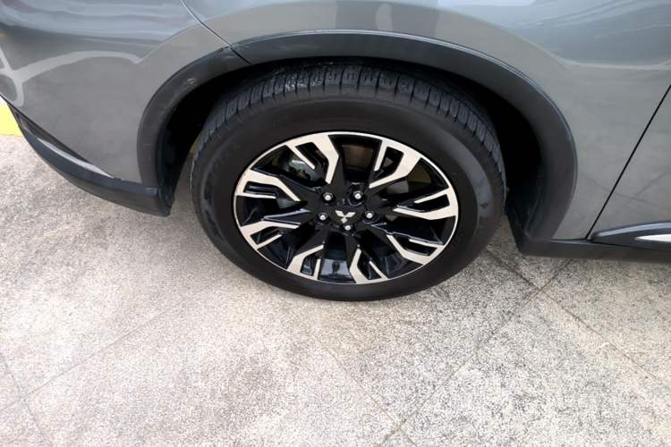 Used Mitsubishi Outlander 2020 2.0L Two-Wheel Drive Enjoyment Version 5 Seats Exterior 4