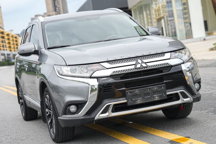 Used Mitsubishi Outlander 2020 2.0L Two-Wheel Drive Enjoyment Version 5 Seats Exterior 4