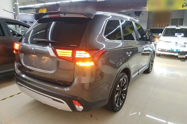 Used Mitsubishi Outlander 2020 2.4L 4x4 Zhi Xiang Edition 5 Seats Exterior 5