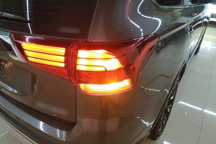 Used Mitsubishi Outlander 2020 2.4L 4x4 Zhi Xiang Edition 5 Seats Exterior 6