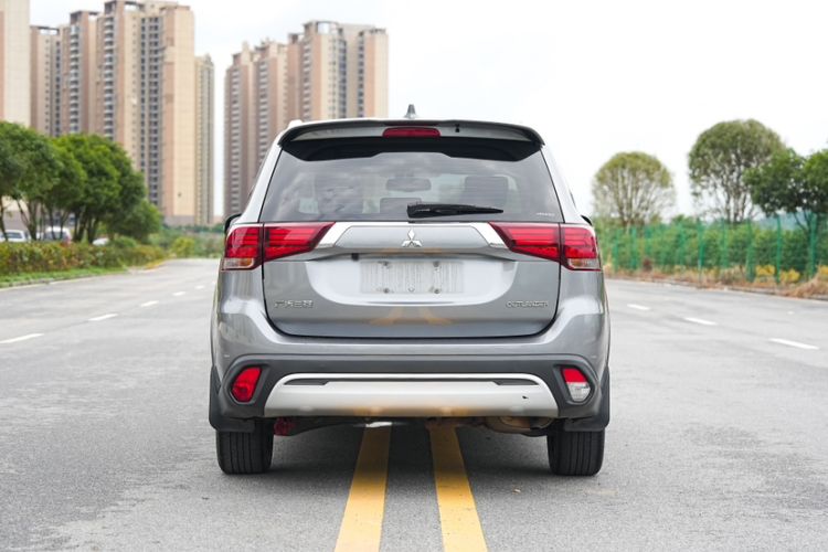 Used Mitsubishi Outlander 2020 2.0L Two-Wheel Drive Enjoyment Version 5 Seats Exterior 7