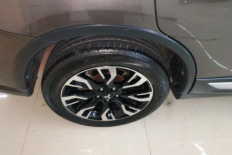 Used Mitsubishi Outlander 2020 2.4L 4x4 Zhi Xiang Edition 5 Seats Exterior 8