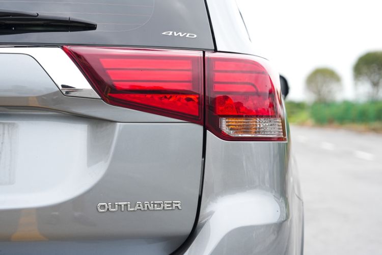 Used Mitsubishi Outlander 2020 2.0L Two-Wheel Drive Enjoyment Version 5 Seats Exterior 9