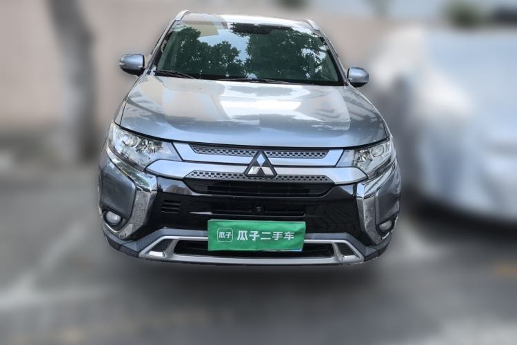 Used Mitsubishi Outlander 2020 2.0L Two-Wheel Drive Enjoyment Version 5 Seats Front