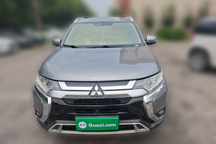Used Mitsubishi Outlander 2020 2.0L Two-Wheel Drive Enjoyment Version 5 Seats Front
