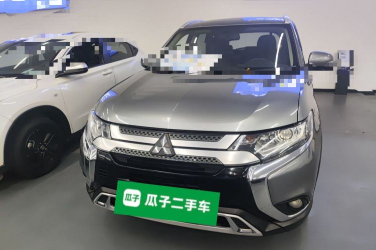 Used Mitsubishi Outlander 2020 2.0L Two-Wheel Drive Comfort Edition 7-Seater Front
