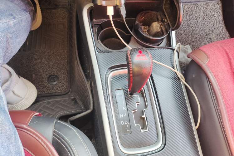 Used Mitsubishi Outlander 2020 2.0L Two-Wheel Drive Enjoyment Version 5 Seats Gear Lever