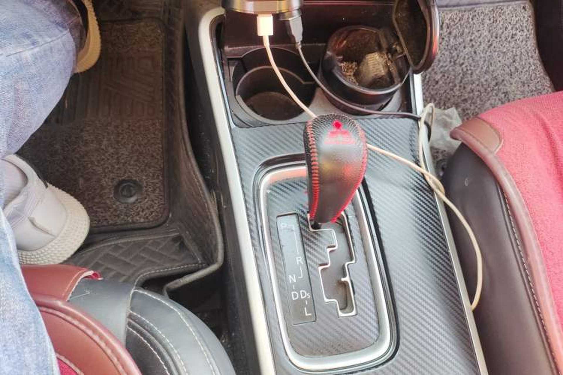 Used Mitsubishi Outlander 2020 2.0L Two-Wheel Drive Enjoyment Version 5 Seats Gear Lever