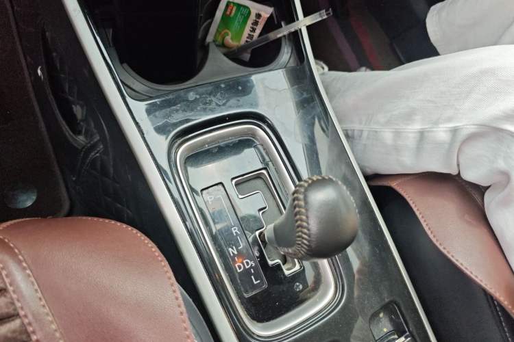 Used Mitsubishi Outlander 2020 2.0L Two-Wheel Drive Enjoyment Version 5 Seats Gear Lever