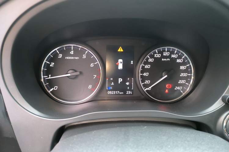 Used Mitsubishi Outlander 2020 2.0L Two-Wheel Drive Enjoyment Version 5 Seats Instrument Cluster
