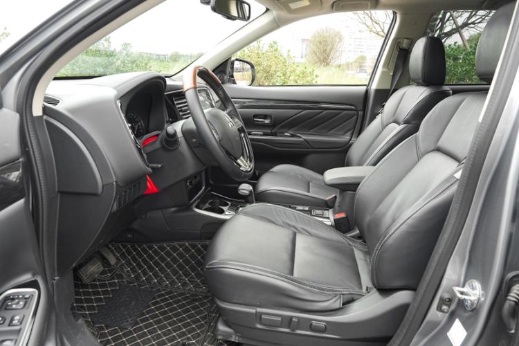 Used Mitsubishi Outlander 2020 2.0L Two-Wheel Drive Enjoyment Version 5 Seats Interior 1