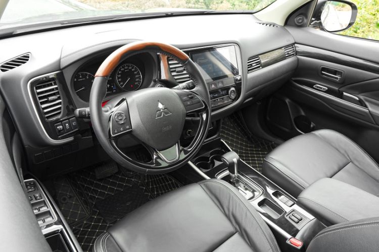 Used Mitsubishi Outlander 2020 2.0L Two-Wheel Drive Enjoyment Version 5 Seats Interior 14