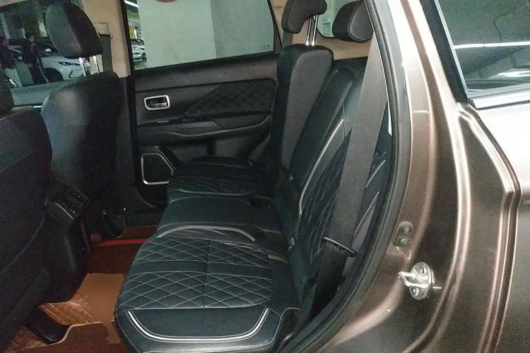 Used Mitsubishi Outlander 2020 2.4L 4x4 Zhi Xiang Edition 5 Seats Interior 4