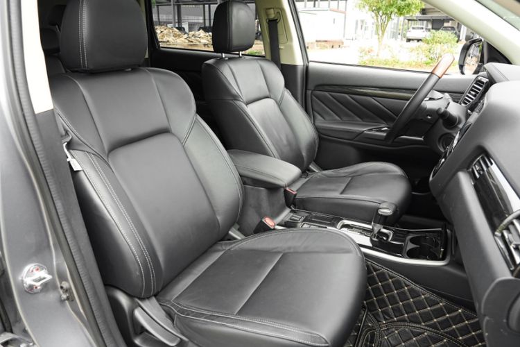 Used Mitsubishi Outlander 2020 2.0L Two-Wheel Drive Enjoyment Version 5 Seats Interior 7