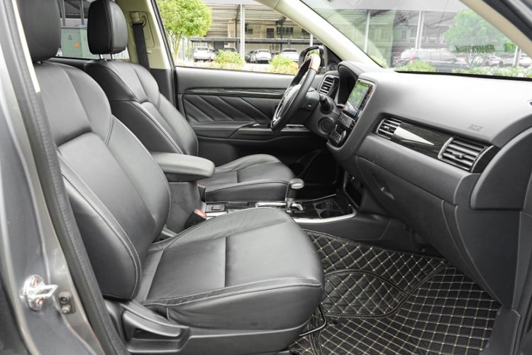 Used Mitsubishi Outlander 2020 2.0L Two-Wheel Drive Enjoyment Version 5 Seats Interior 8