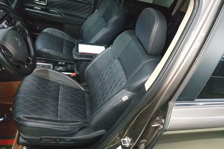 Used Mitsubishi Outlander 2020 2.4L 4x4 Zhi Xiang Edition 5 Seats Left Front Seat