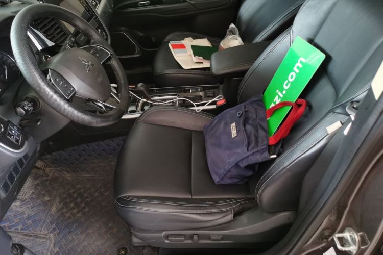 Used Mitsubishi Outlander 2020 2.0L Two-Wheel Drive Enjoyment Version 5 Seats Left Front Seat