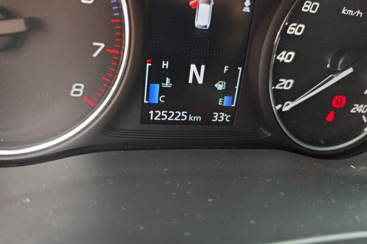Used Mitsubishi Outlander 2020 2.0L Two-Wheel Drive Enjoyment Version 5 Seats Odometer Close Up