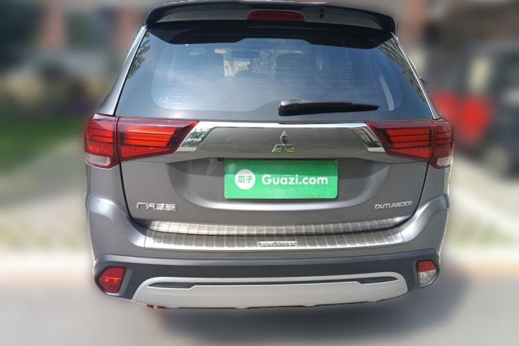 Used Mitsubishi Outlander 2020 2.0L Two-Wheel Drive Enjoyment Version 5 Seats Rear