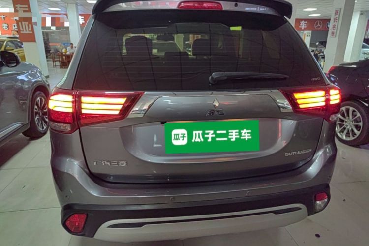 Used Mitsubishi Outlander 2020 2.4L 4x4 Zhi Xiang Edition 5 Seats Rear