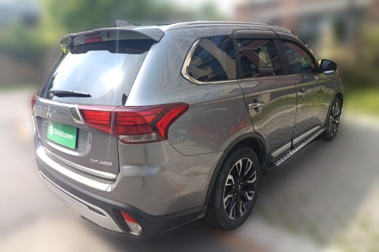 Used Mitsubishi Outlander 2020 2.0L Two-Wheel Drive Enjoyment Version 5 Seats Rear Right 45 Deg