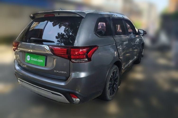Used Mitsubishi Outlander 2020 2.0L Two-Wheel Drive Enjoyment Version 5 Seats Rear Right 45 Deg