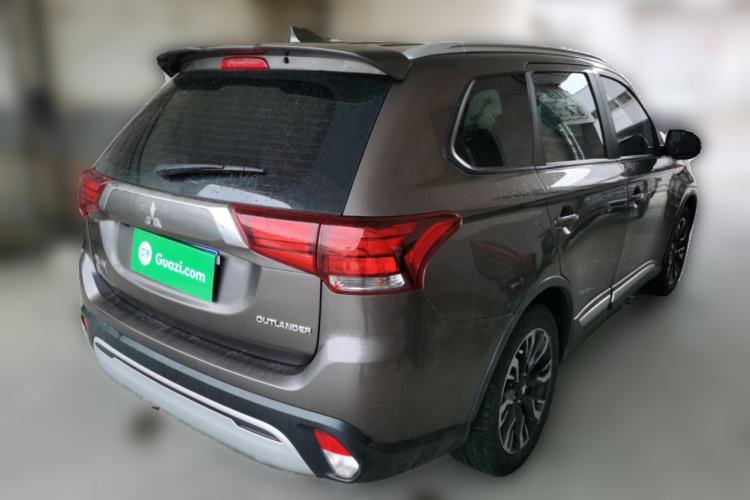 Used Mitsubishi Outlander 2020 2.0L Two-Wheel Drive Enjoyment Version 5 Seats Rear Right 45 Deg