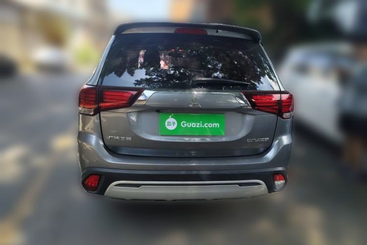 Used Mitsubishi Outlander 2020 2.0L Two-Wheel Drive Enjoyment Version 5 Seats Rear