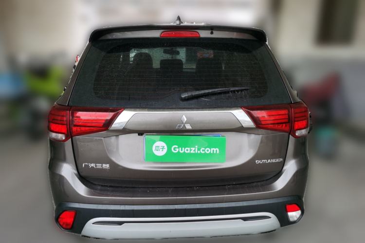 Used Mitsubishi Outlander 2020 2.0L Two-Wheel Drive Enjoyment Version 5 Seats Rear