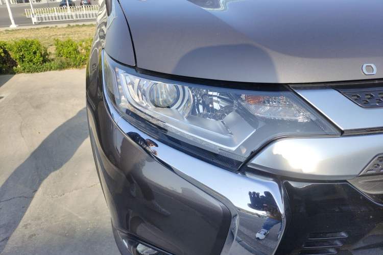 Used Mitsubishi Outlander 2020 2.0L Two-Wheel Drive Enjoyment Version 5 Seats Right Front Headlight