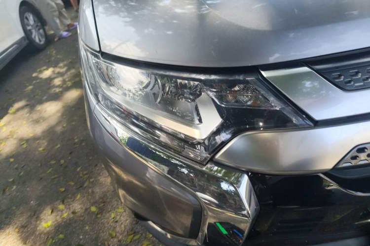 Used Mitsubishi Outlander 2020 2.0L Two-Wheel Drive Enjoyment Version 5 Seats Right Front Headlight
