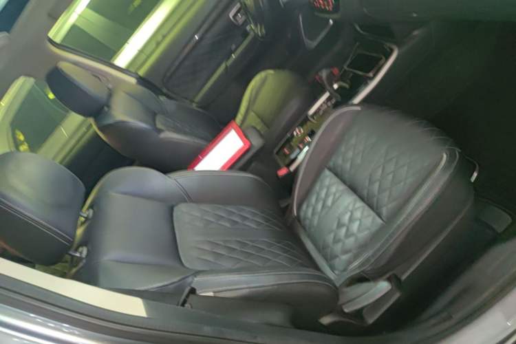 Used Mitsubishi Outlander 2020 2.4L 4x4 Zhi Xiang Edition 5 Seats Right Front Seat
