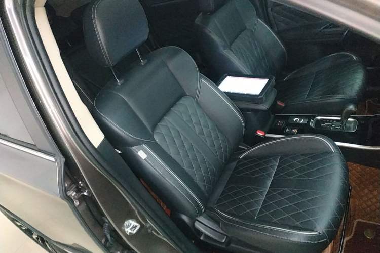 Used Mitsubishi Outlander 2020 2.4L 4x4 Zhi Xiang Edition 5 Seats Right Front Seat