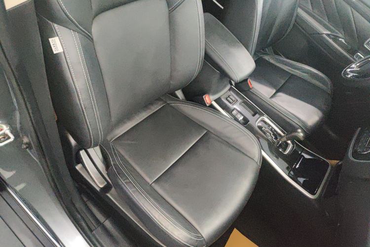 Used Mitsubishi Outlander 2020 2.0L Two-Wheel Drive Comfort Edition 7-Seater Right Front Seat