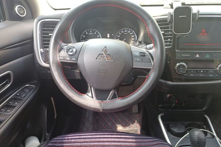 Used Mitsubishi Outlander 2020 2.0L Two-Wheel Drive Enjoyment Version 5 Seats Steering Wheel