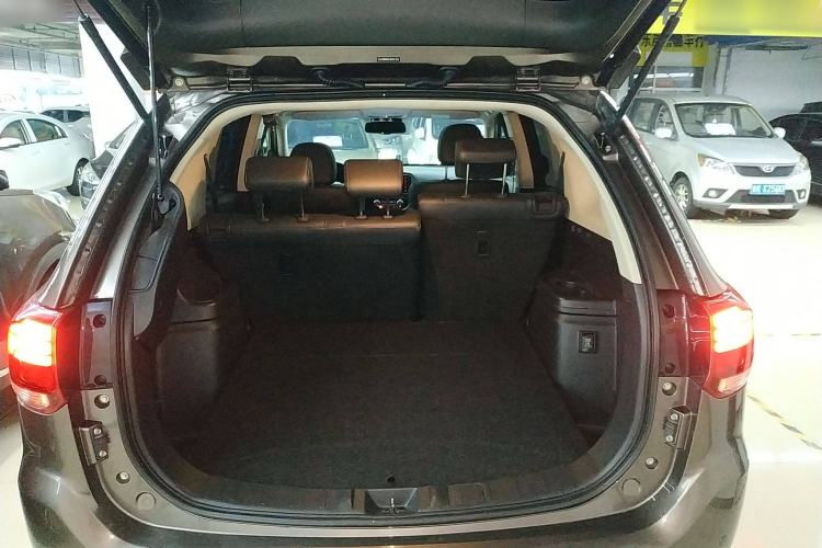 Used Mitsubishi Outlander 2020 2.4L 4x4 Zhi Xiang Edition 5 Seats Trunk