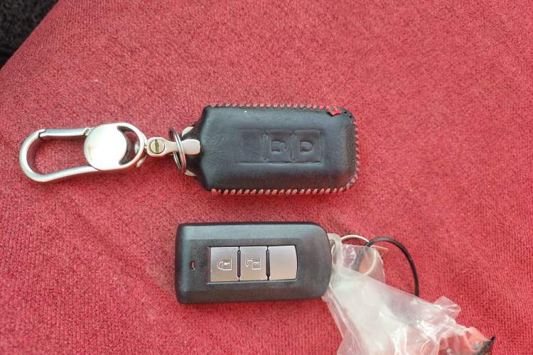 Used Mitsubishi Outlander 2020 2.0L Two-Wheel Drive Enjoyment Version 5 Seats Vehicle Key