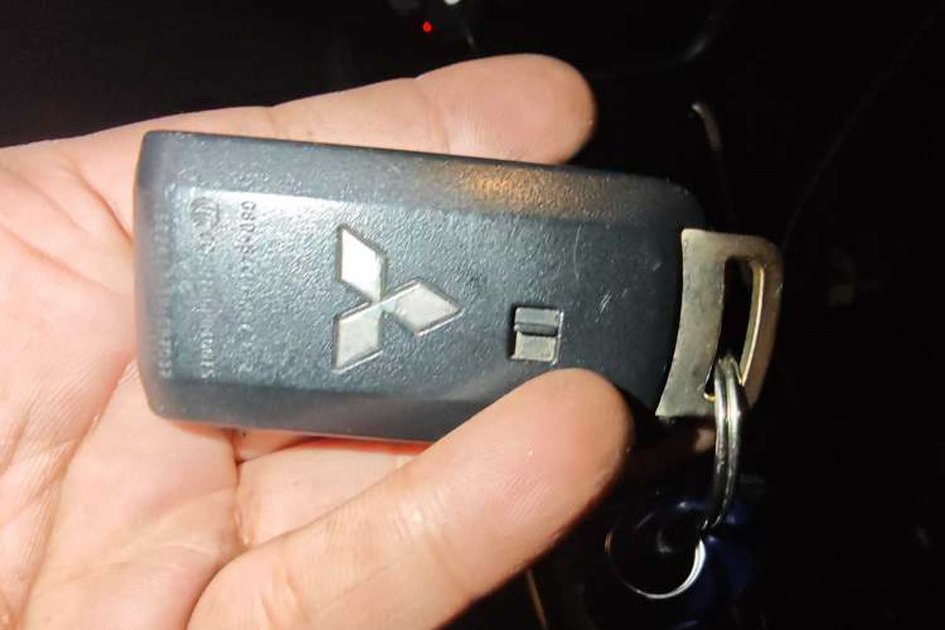 Used Mitsubishi Outlander 2020 2.0L Two-Wheel Drive Enjoyment Version 5 Seats Vehicle Key