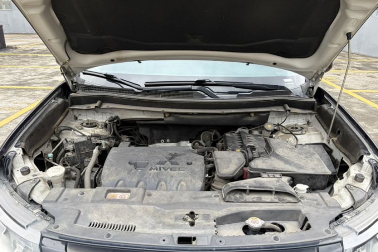 Used Mitsubishi Outlander 2020 2.0L Two-Wheel Drive Comfort Edition 5 Seats Engine Bay