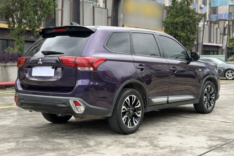 Used Mitsubishi Outlander 2020 2.0L Two-Wheel Drive Comfort Edition 5 Seats Exterior 4