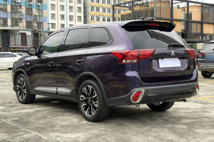 Used Mitsubishi Outlander 2020 2.0L Two-Wheel Drive Comfort Edition 5 Seats Exterior 6