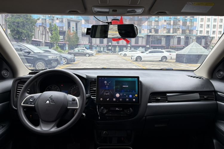Used Mitsubishi Outlander 2020 2.0L Two-Wheel Drive Comfort Edition 5 Seats Interior 2