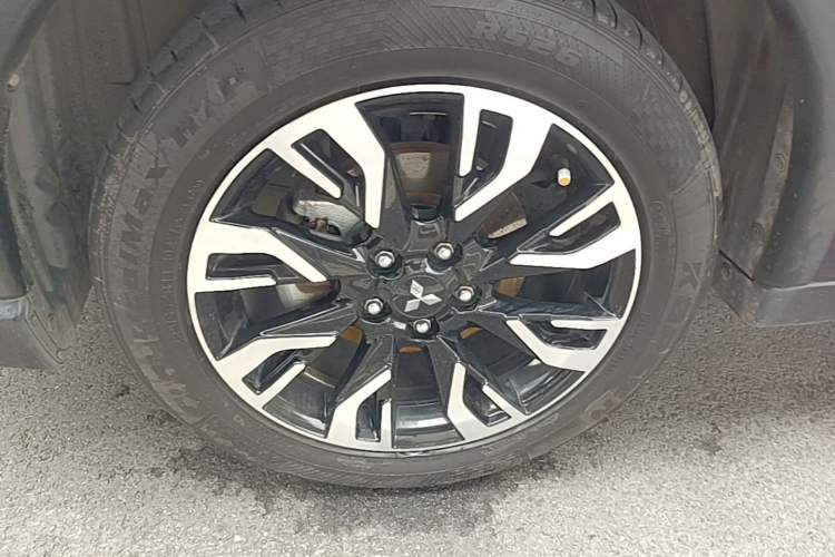 Used Mitsubishi Outlander 2020 2.0L Two-Wheel Drive Comfort Edition 5 Seats Left Front Wheel Hub